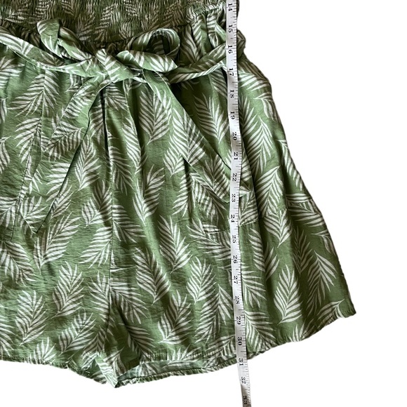 Daisy May Green Shorts Romper. Medium - Picture 4 of 9